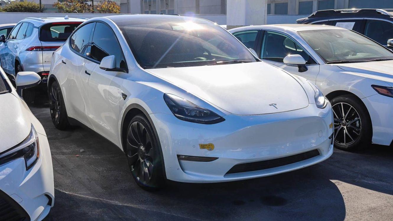 TESLA MODEL Y 2022 7SAYGDEF0NF390824 image